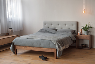 blog buttoned headboard bed with linen bedding4
