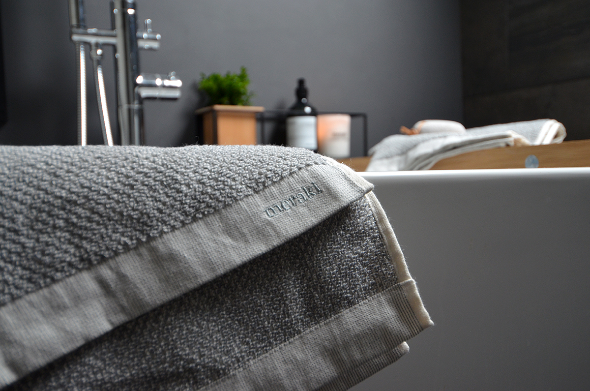 meraki towel detail over bath