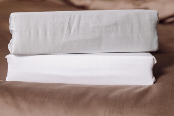 400 thread count cotton sateen bedding in three colours.