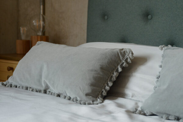 600 thread count silver grey bedding with velvet cushions