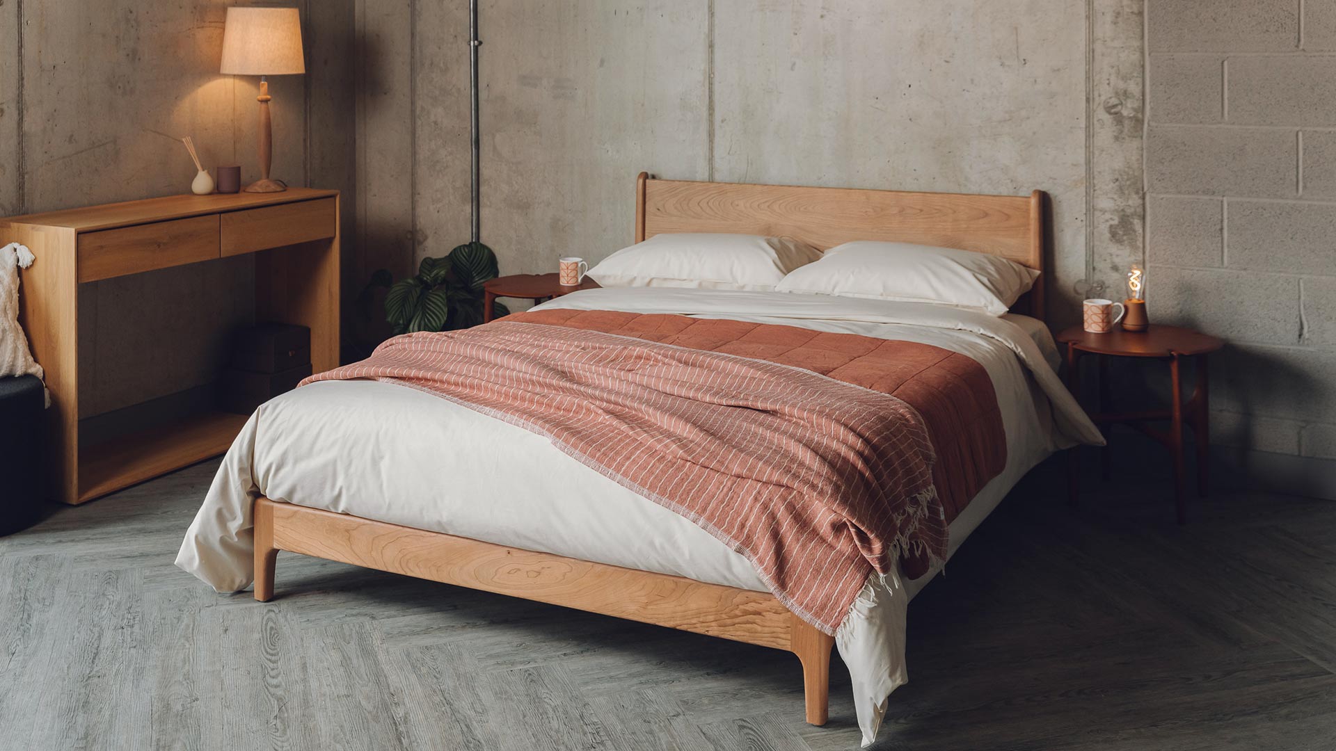 Carnaby bed in solid cherry wood 23