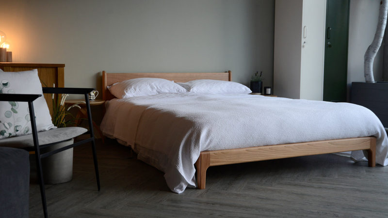 Pimlico bed with white textured bedding 72