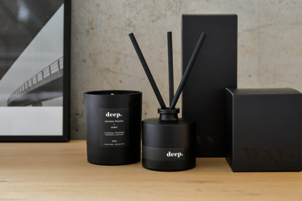 black collection scented candle and diffuser Deep