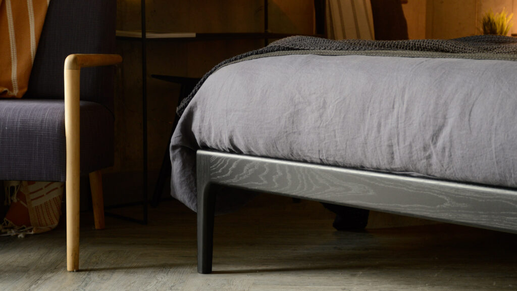 black oak camden leg detail