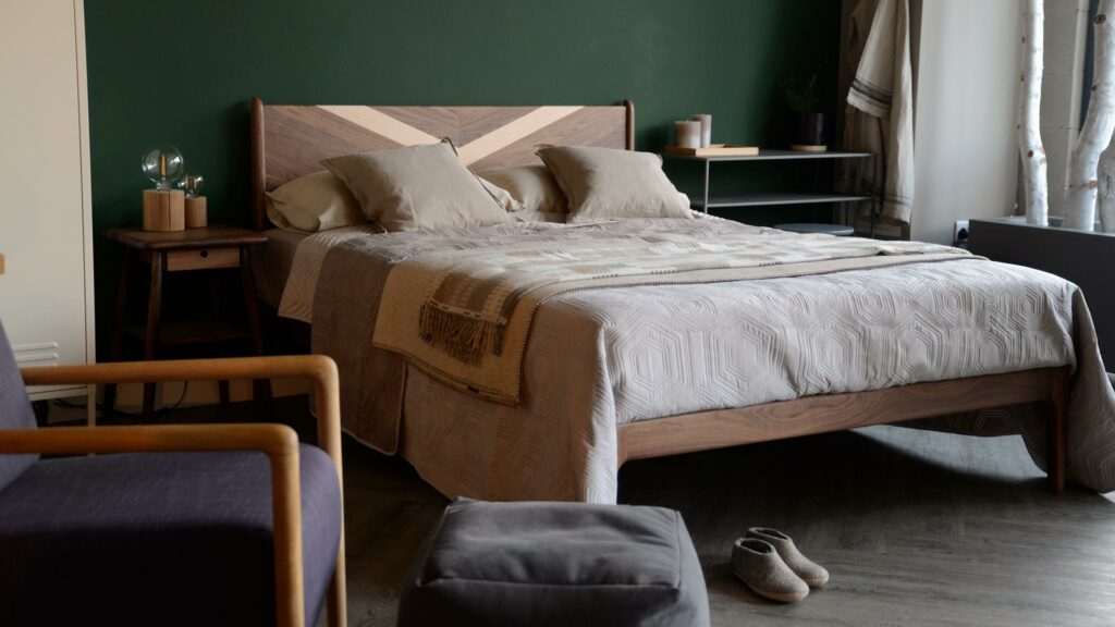 bold chevron hoxton with neutral bedding