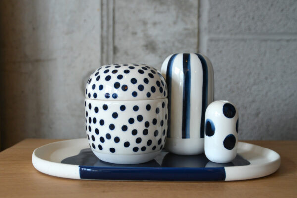 ceramics sets with blue patterned glaze