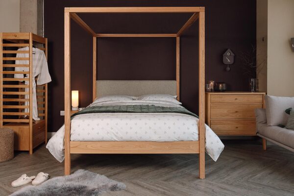 Highland Upholstered 4 Poster Bed