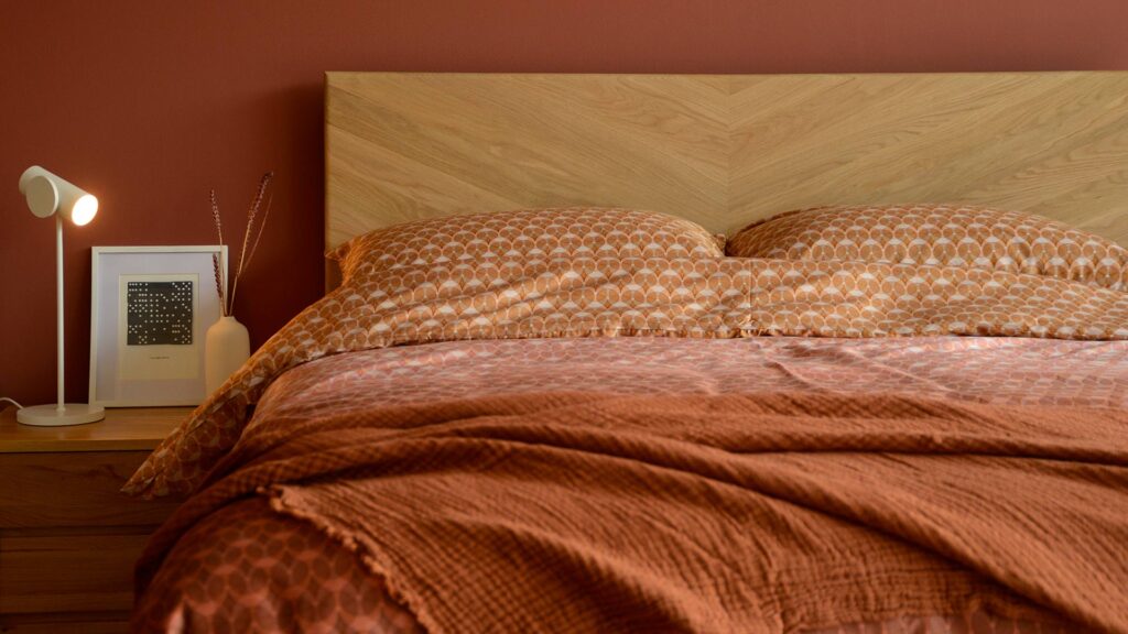 circle pattern bedding warm colours