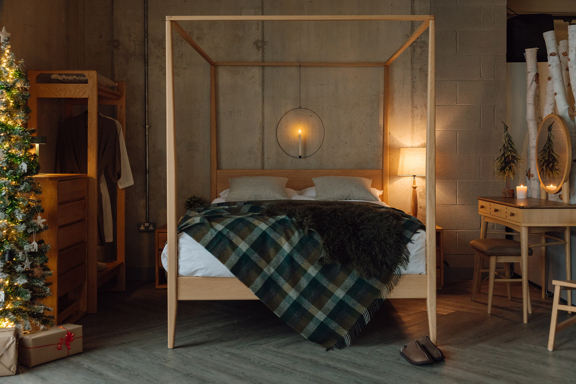 cosy Christmas bedroom 1280