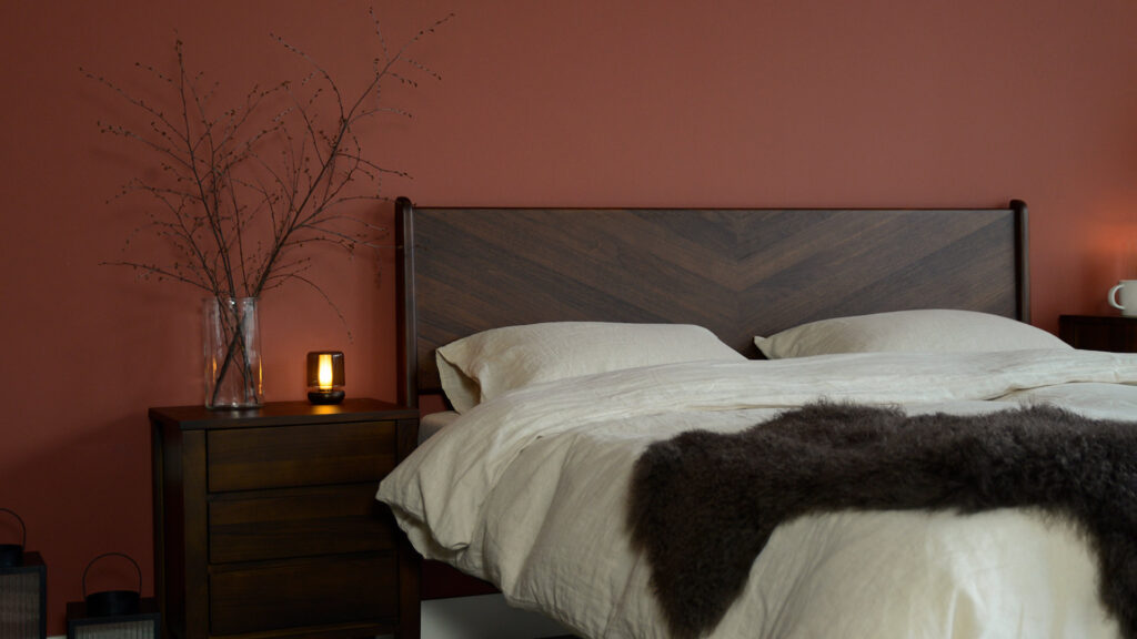 ecru linen bedding on smoked walnut hoxton with black lotus shaker bedside