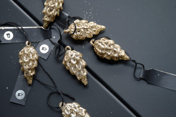 golf glitter glass pine cones