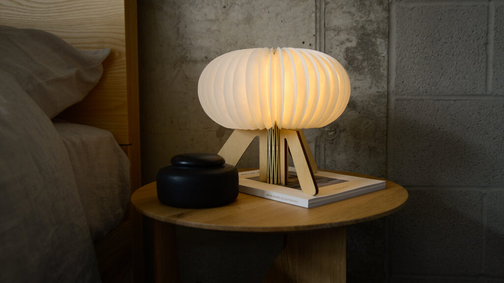 maple R lamp