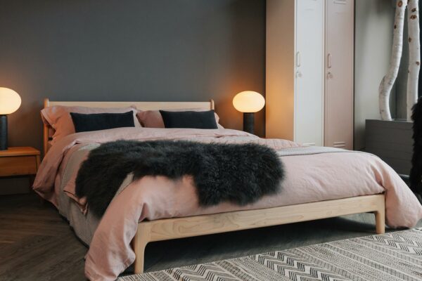 maple pimlico with pink linen bedding