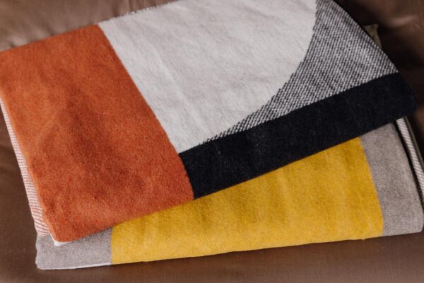 Modular Abstract Shape Throws