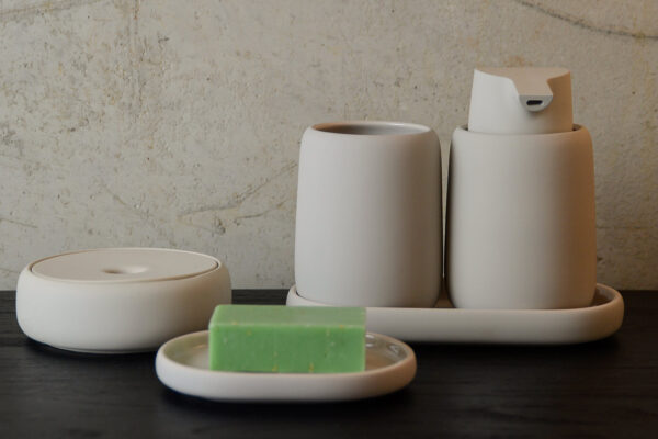 moonbeam full set bathroom small storage 