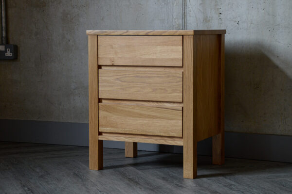 oak 3 drawer bedside unit