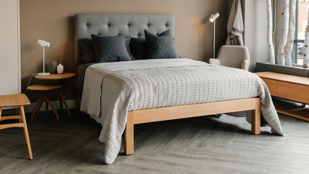 oak skye bed with twist side tables