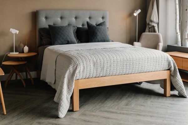 oak skye bed with twist side tables