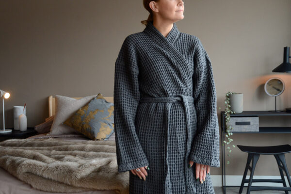organic cotton waffle bath robe in dark grey