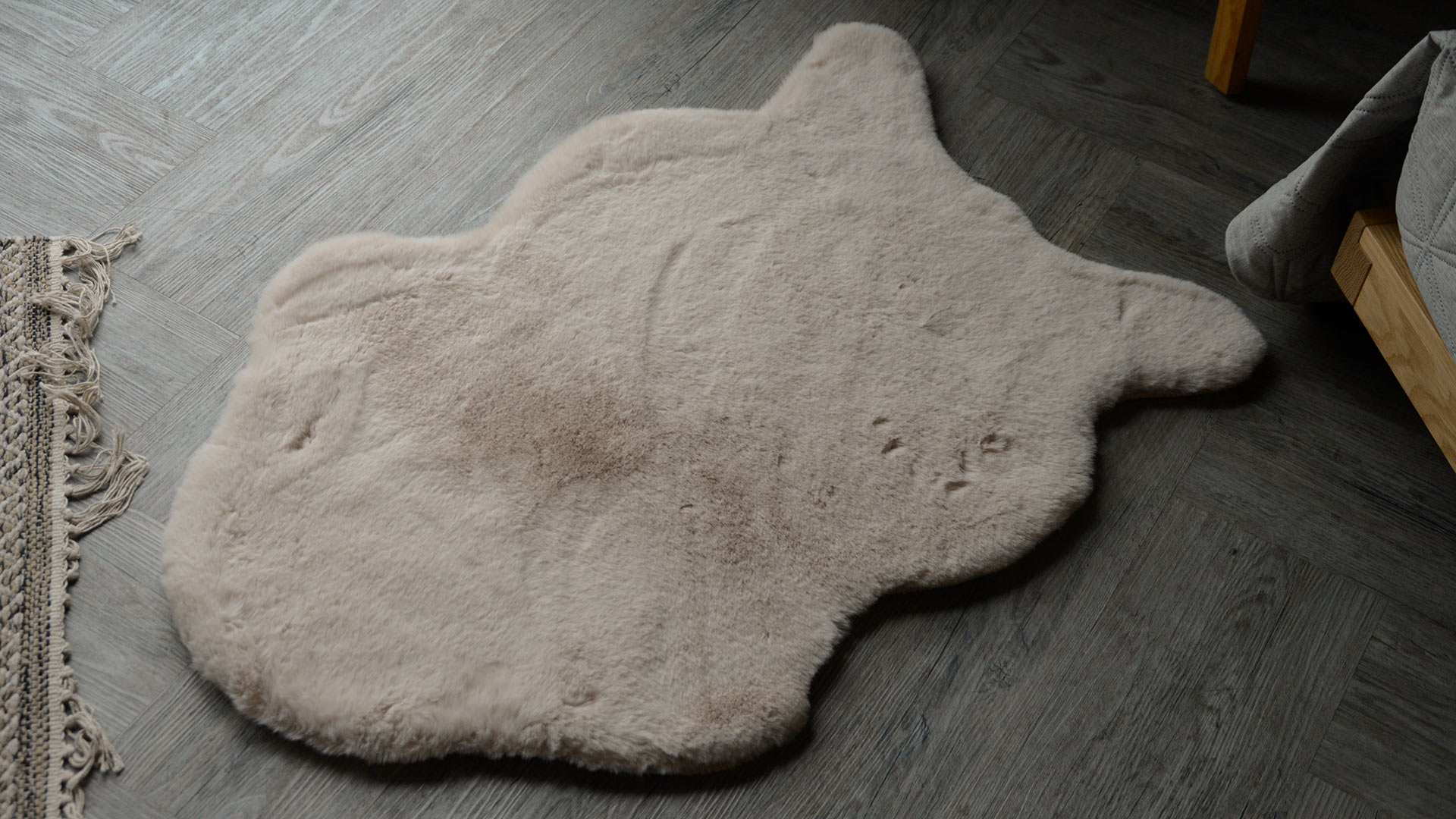 sand faux fur rug