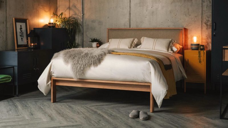 sateen cotton bedding on Shetland bed