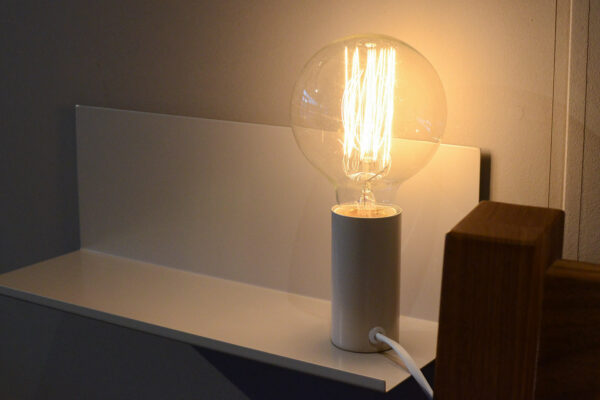shelf lamp off white 3q3