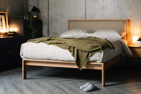 shetland bed roomset with strap lamp and st ives