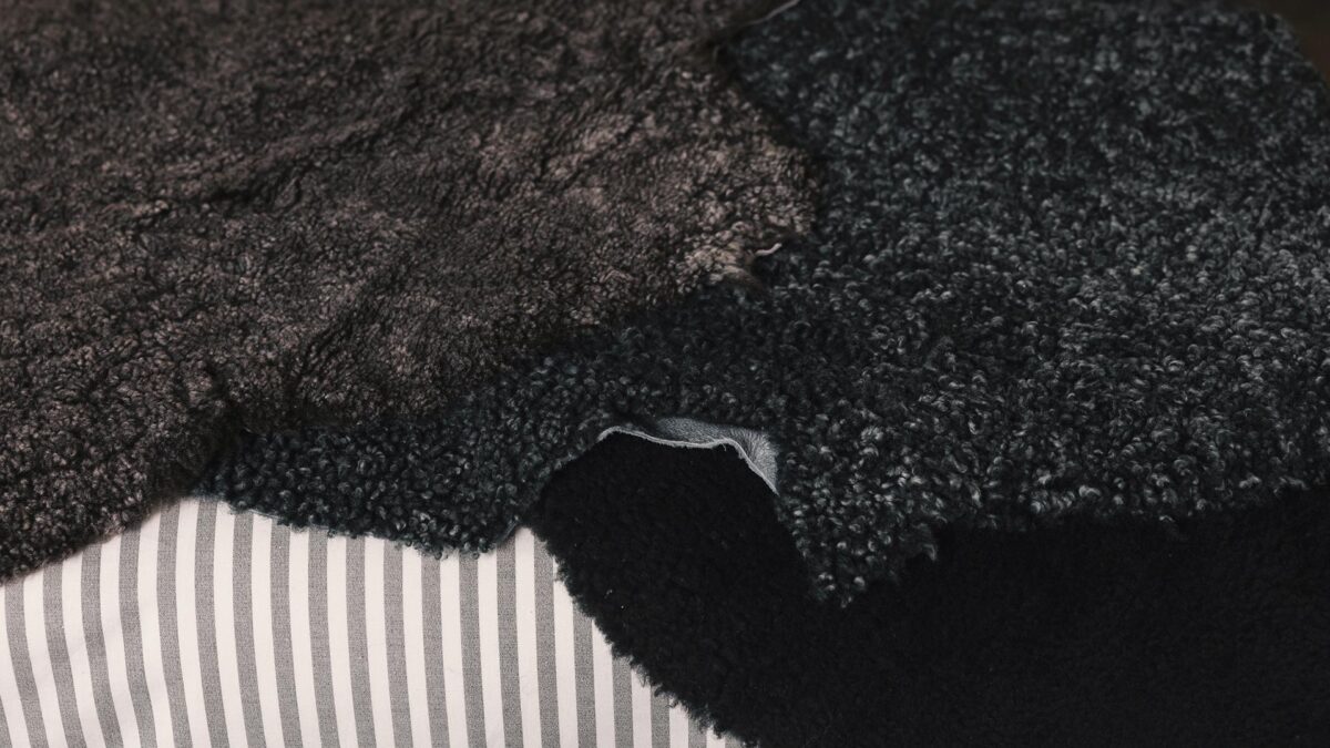 Short Hair Rug Short-haired Sheepskin Rug - 3 colours - Natural Bed Company