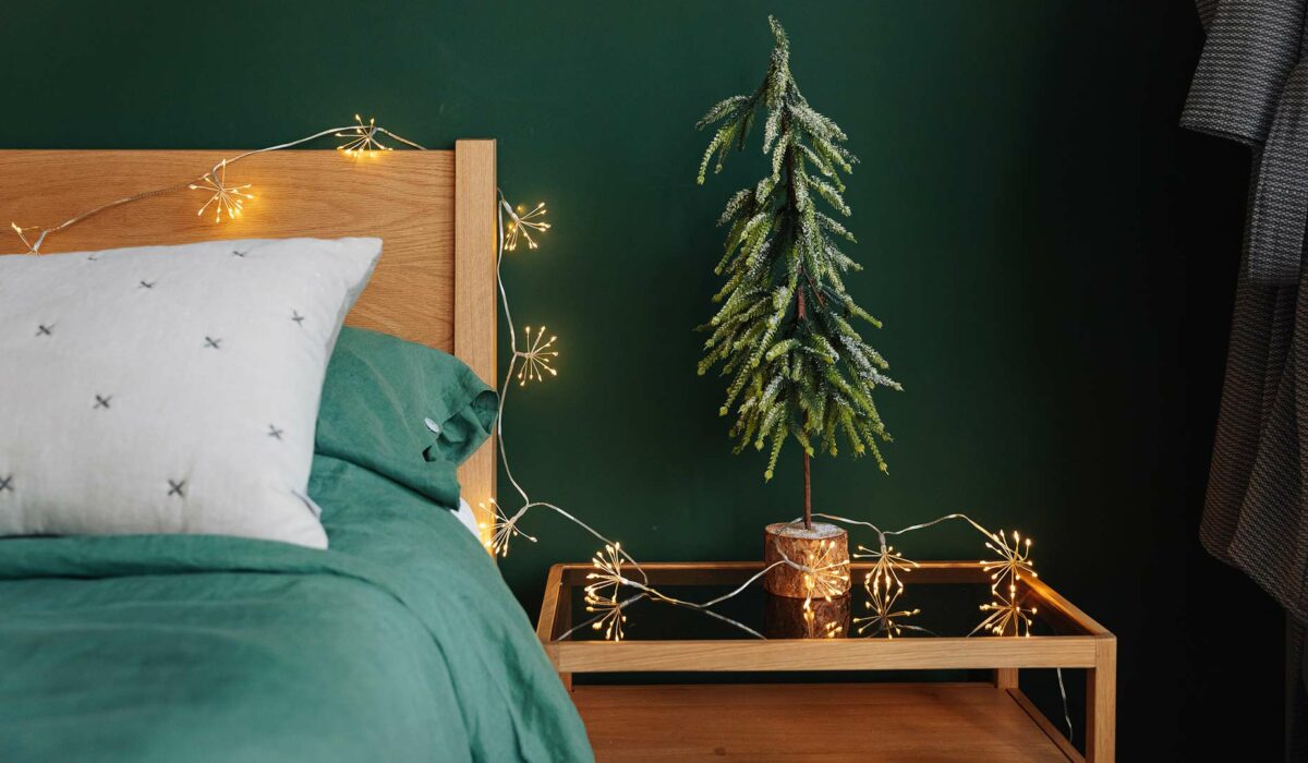 starburst lightstring with table top xmas tree