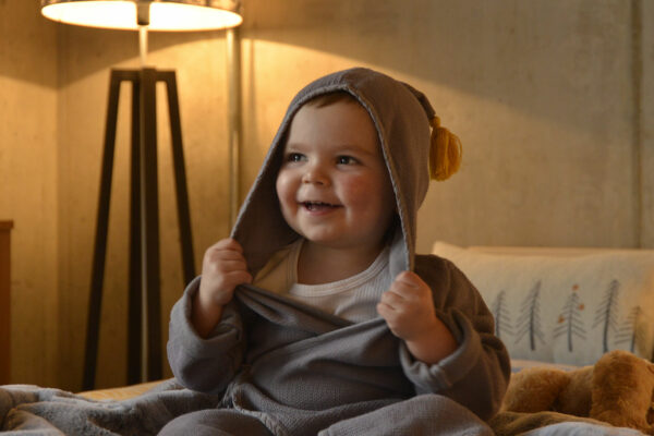 vinnie in grey hooded robe I1920