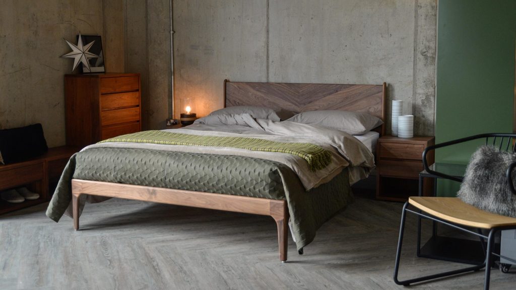 walnut hoxton with army green bedspread 1920