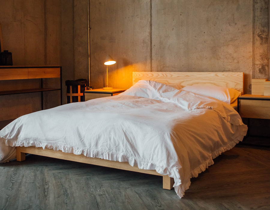 white ruffle bedding ash sonora bed 3Q roomset