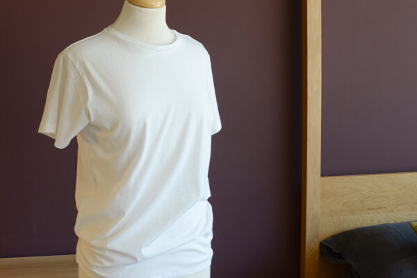 white soft cotton T shirt